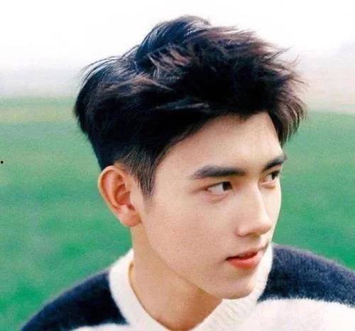 脸外凸的明星网红男,揭秘脸外凸明星网红男生的独特魅力