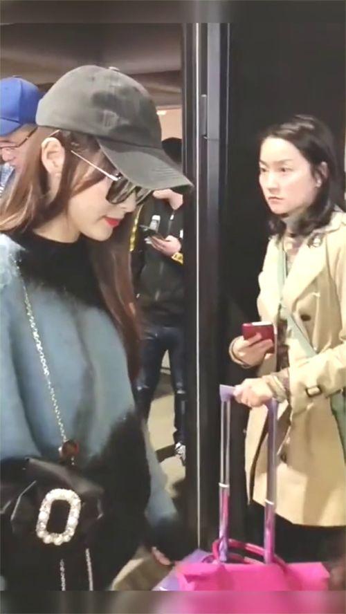 粉丝偶遇明星网红是谁,揭秘网红明星的神秘邂逅