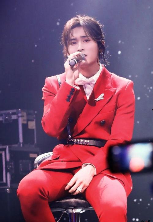 明星网红西服图片高清壁纸,明星网红高清西服壁纸赏析